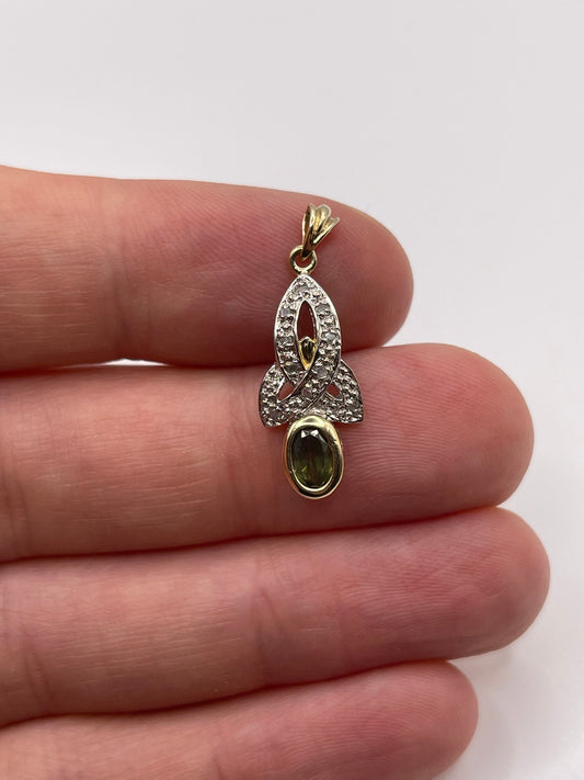 9ct gold quartz and diamond pendant