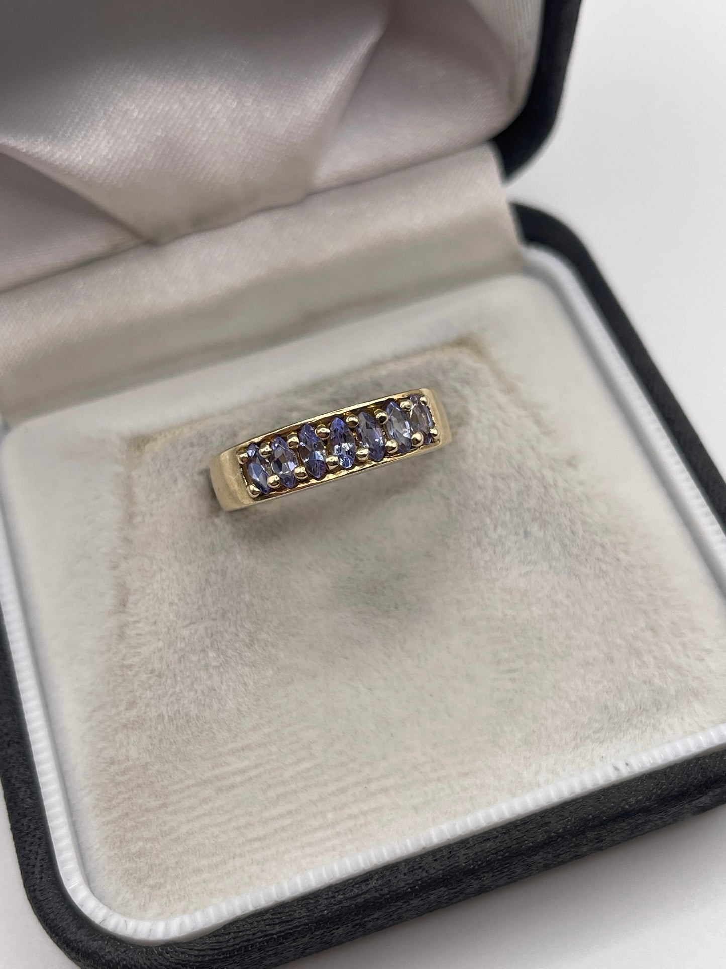 9ct gold tanzanite ring