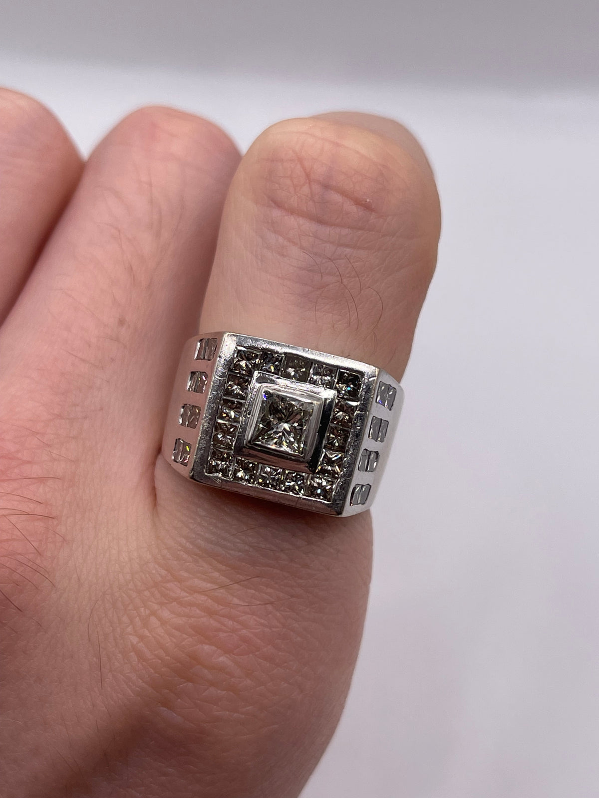 14ct white gold diamond cluster ring