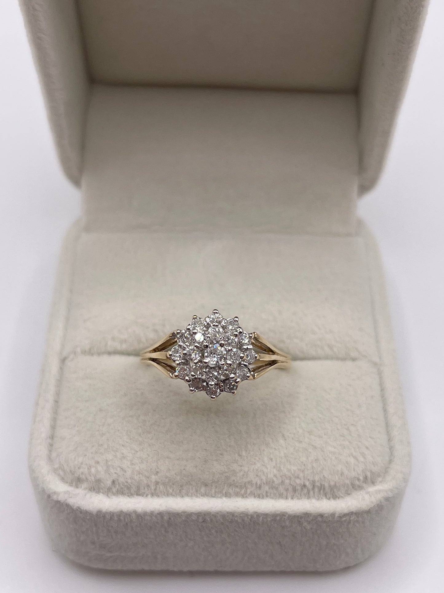 9ct gold diamond cluster ring