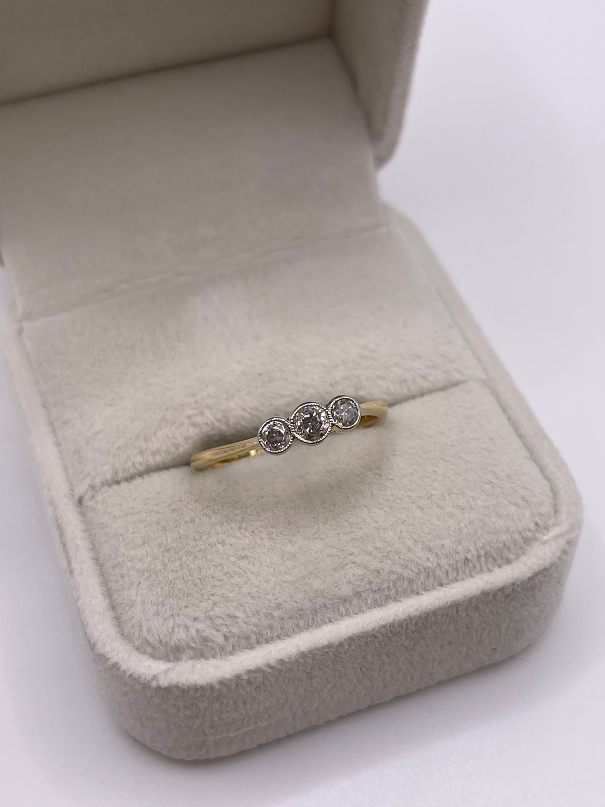 18ct gold platinum diamond ring