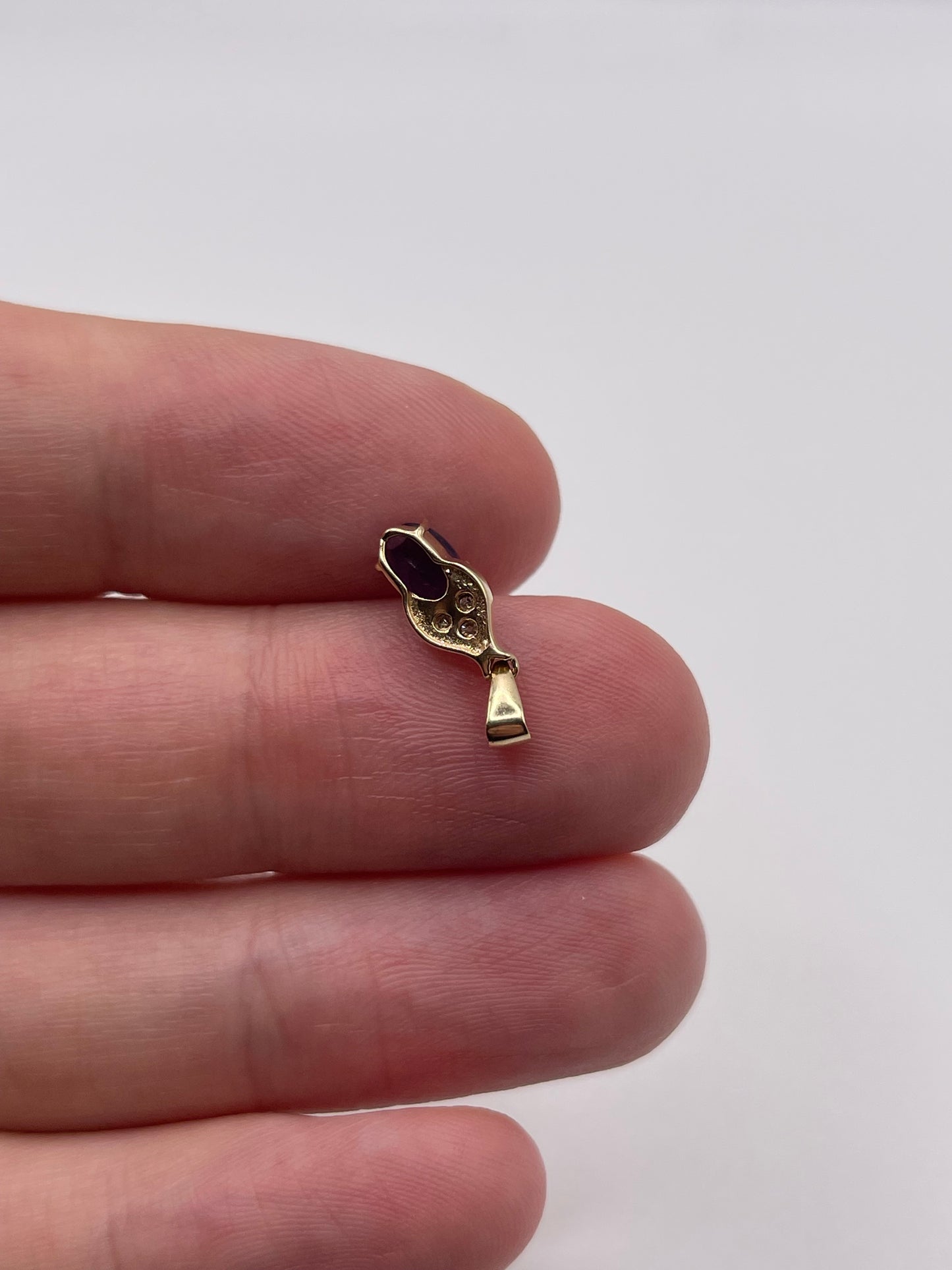 9ct gold amethyst and diamond pendant