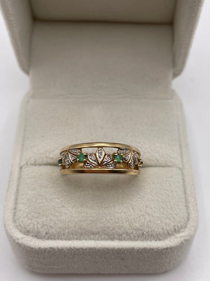 9ct gold emerald and diamond ring