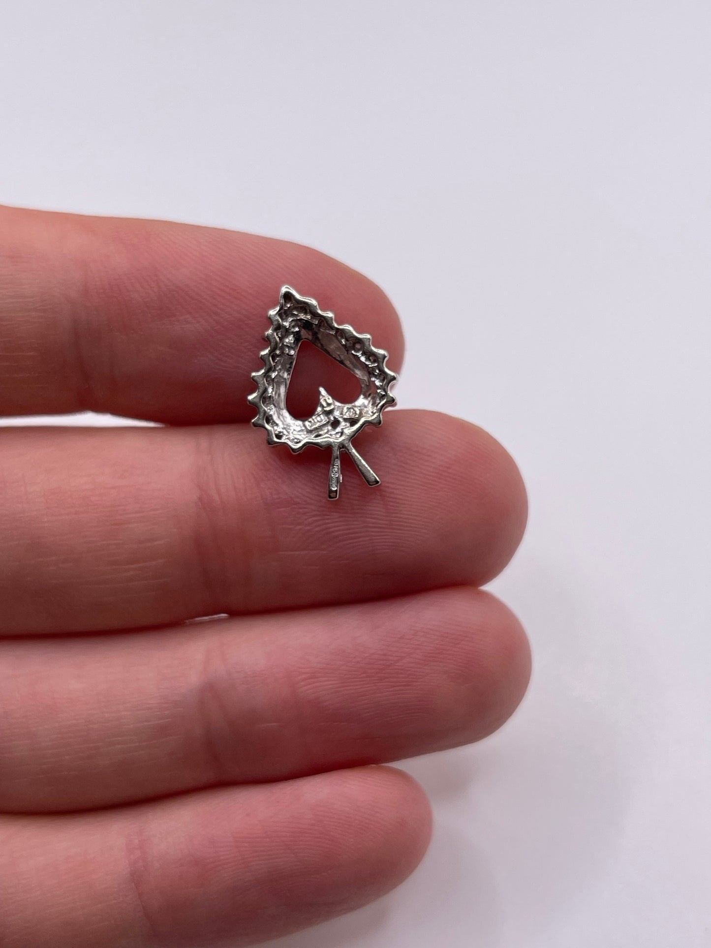 9ct white gold diamond heart pendant