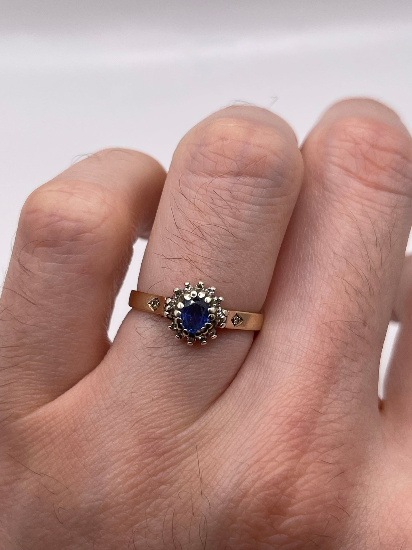 9ct gold sapphire and diamond ring