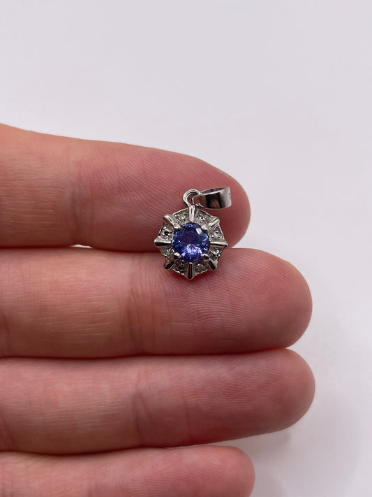 9ct white gold tanzanite and diamond pendant