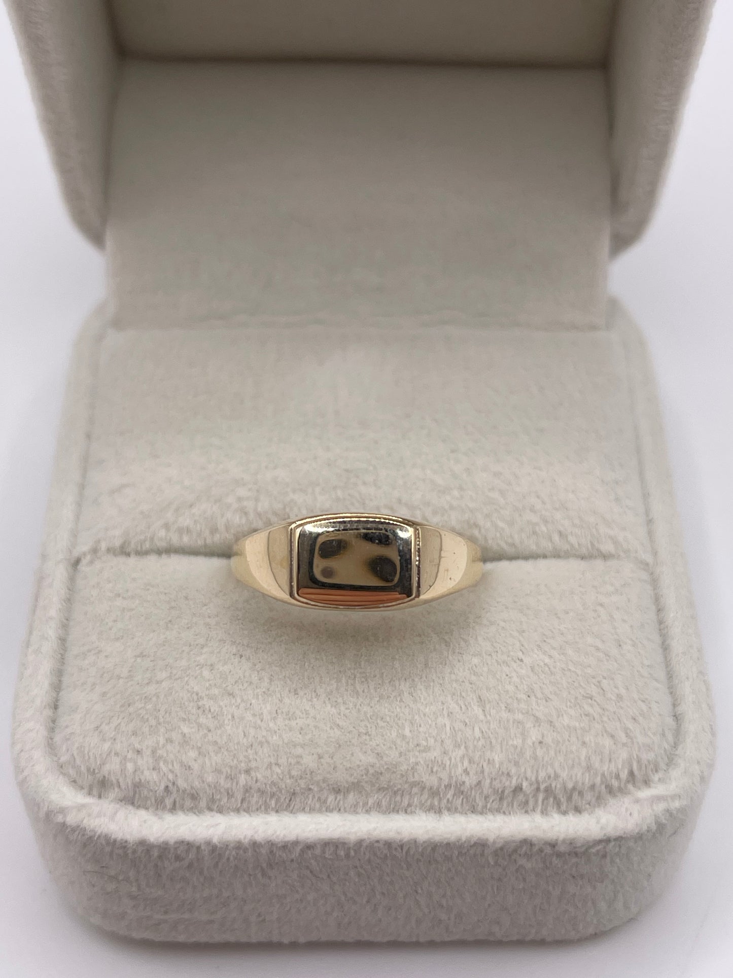 9ct gold signet ring