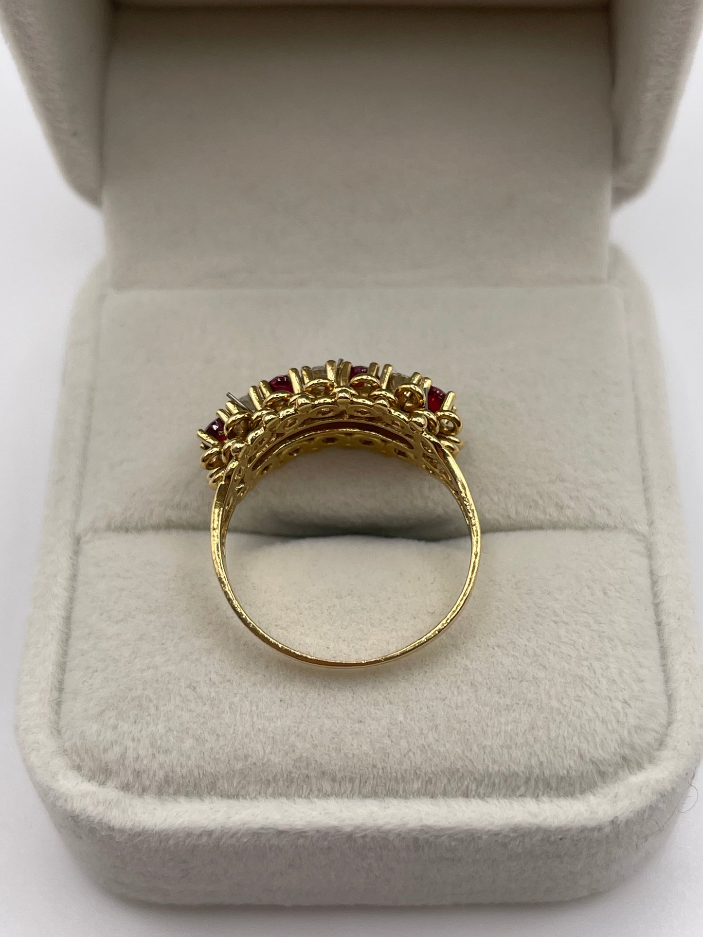 18ct gold ruby and diamond ring
