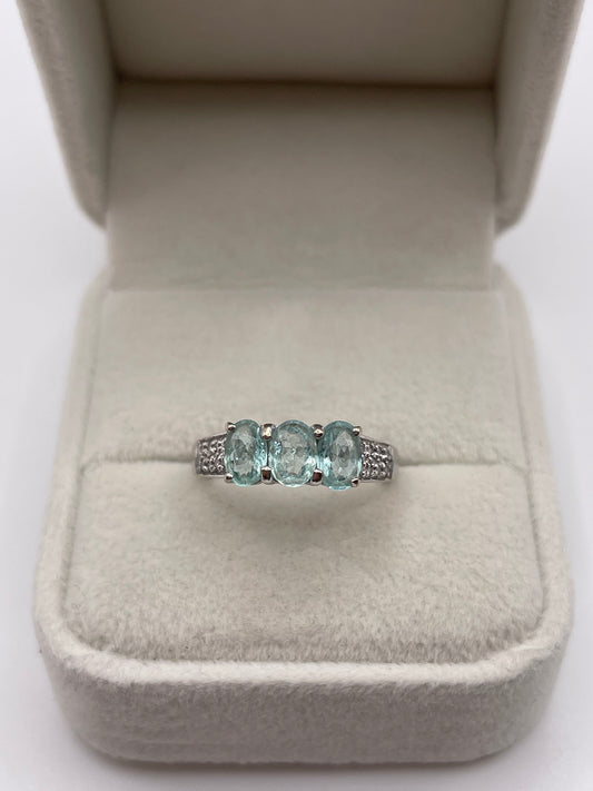 18ct white gold tourmaline and diamond ring