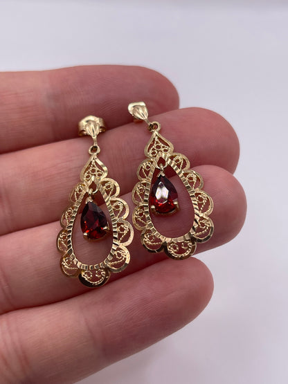9ct gold garnet earrings