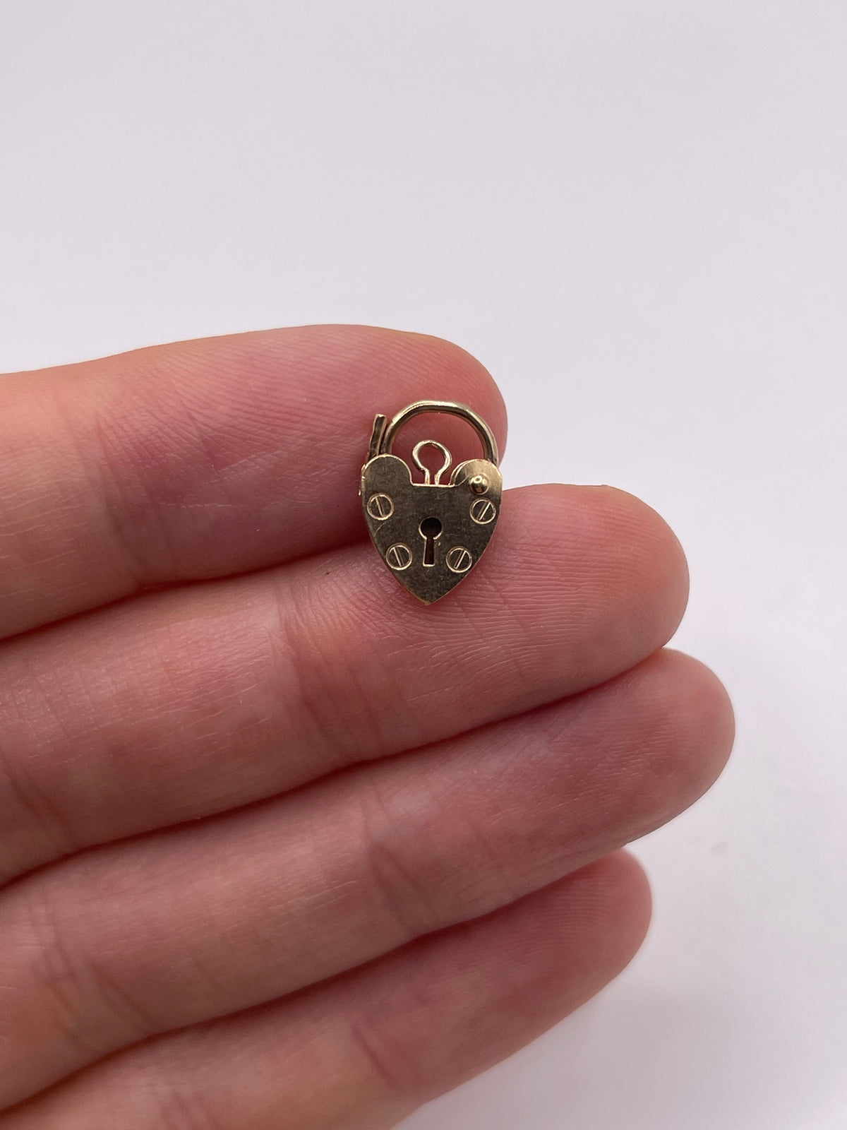9ct gold padlock 5