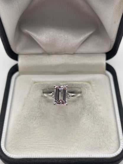 9ct white gold kunzite and zircon ring