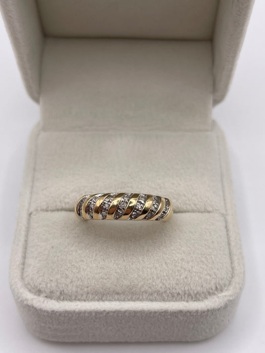 9ct gold diamond croissant ring