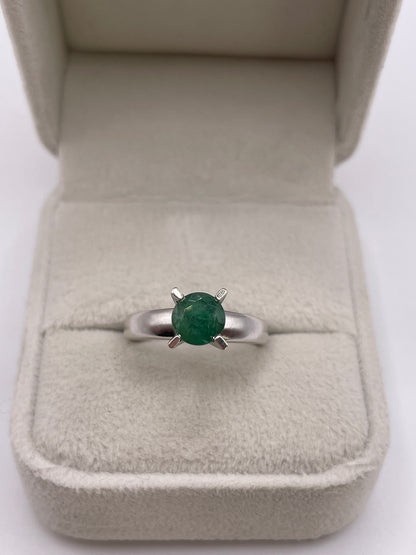 9ct white gold emerald ring