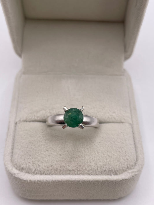 9ct white gold emerald ring