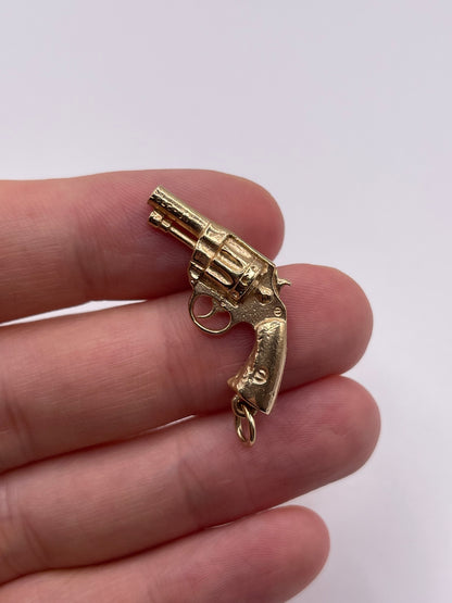 9ct gold pistol charm