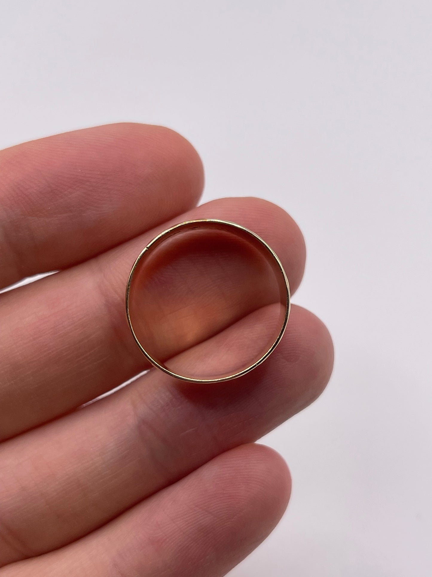 9ct gold patterned band