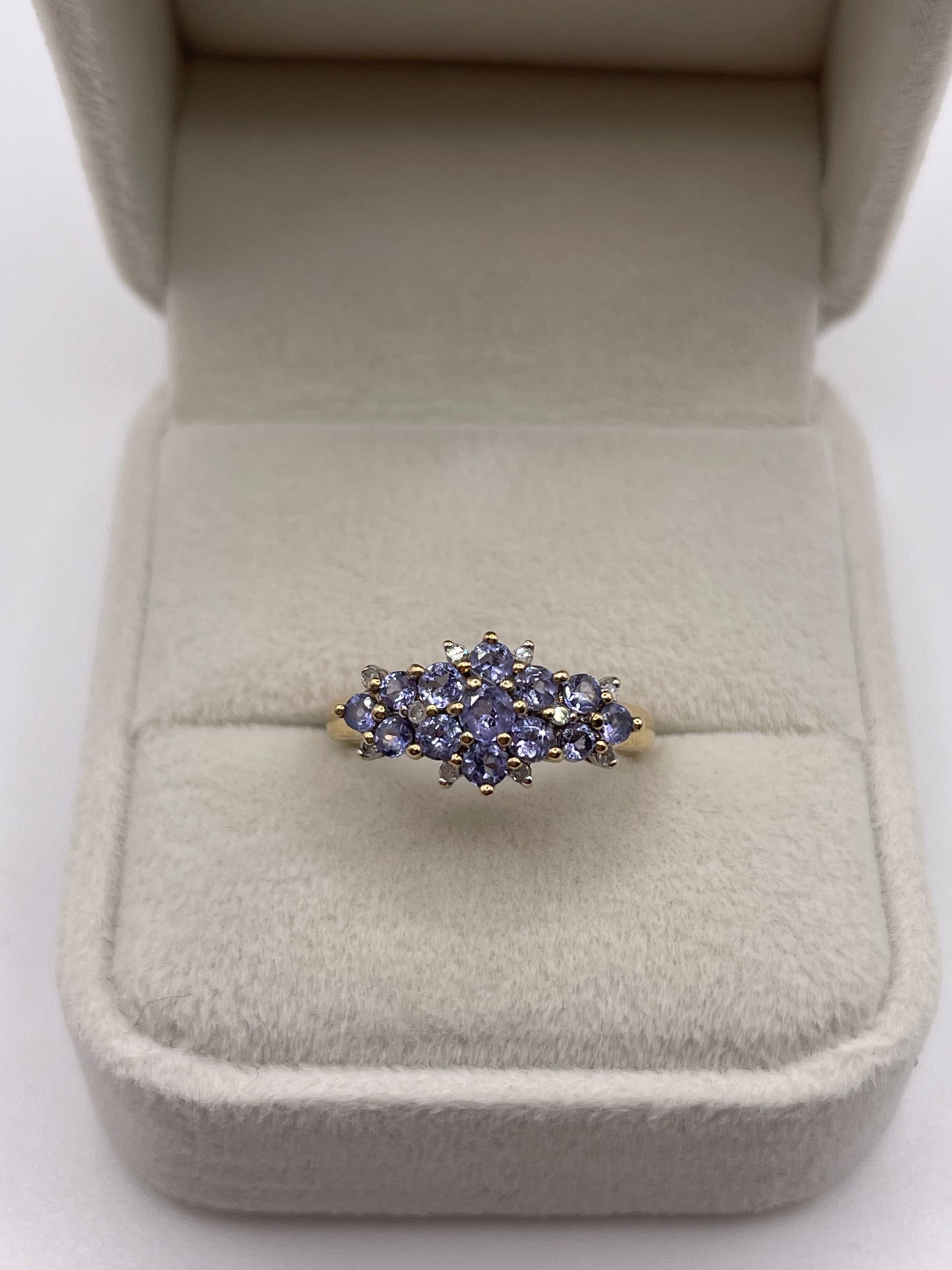 9ct gold tanzanite and diamond ring