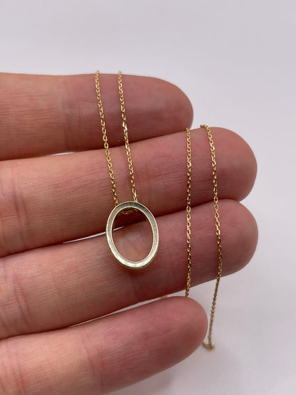 9ct gold initial O necklace