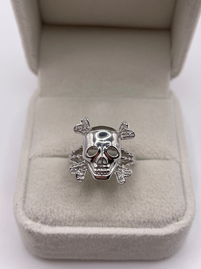9ct white gold diamond skull ring