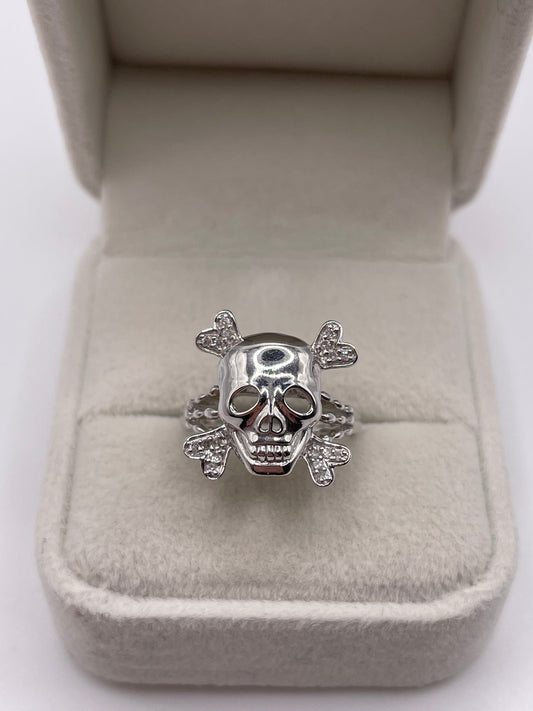 9ct white gold diamond skull ring