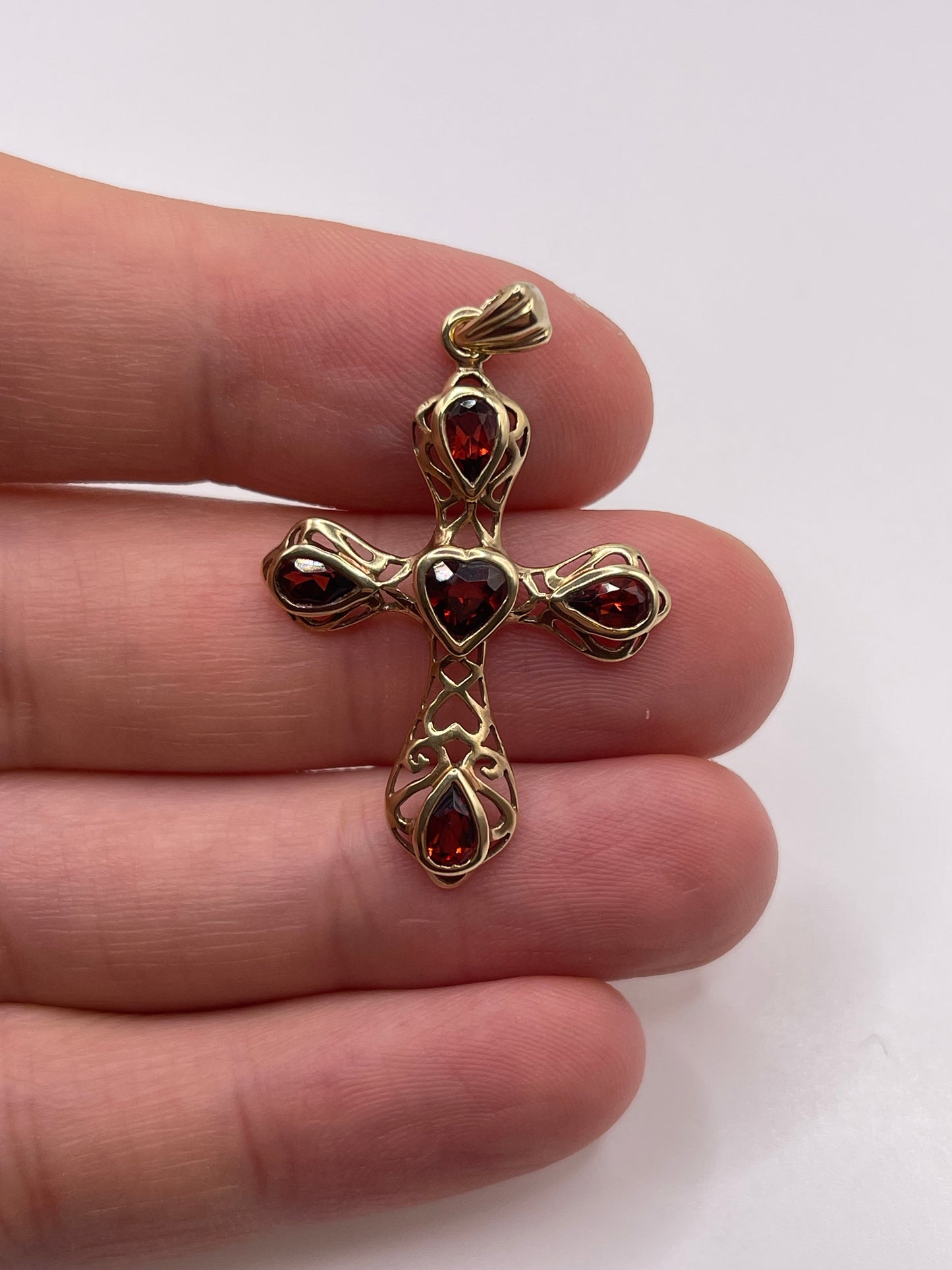 9ct gold garnet cross pendant