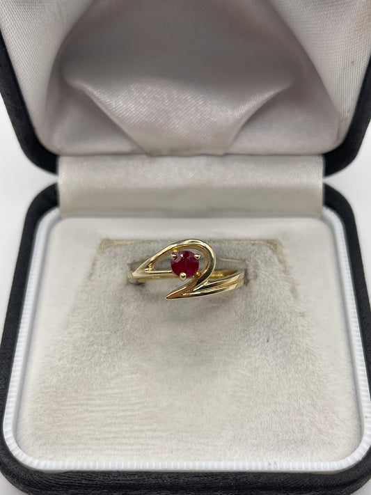 9ct gold ruby ring
