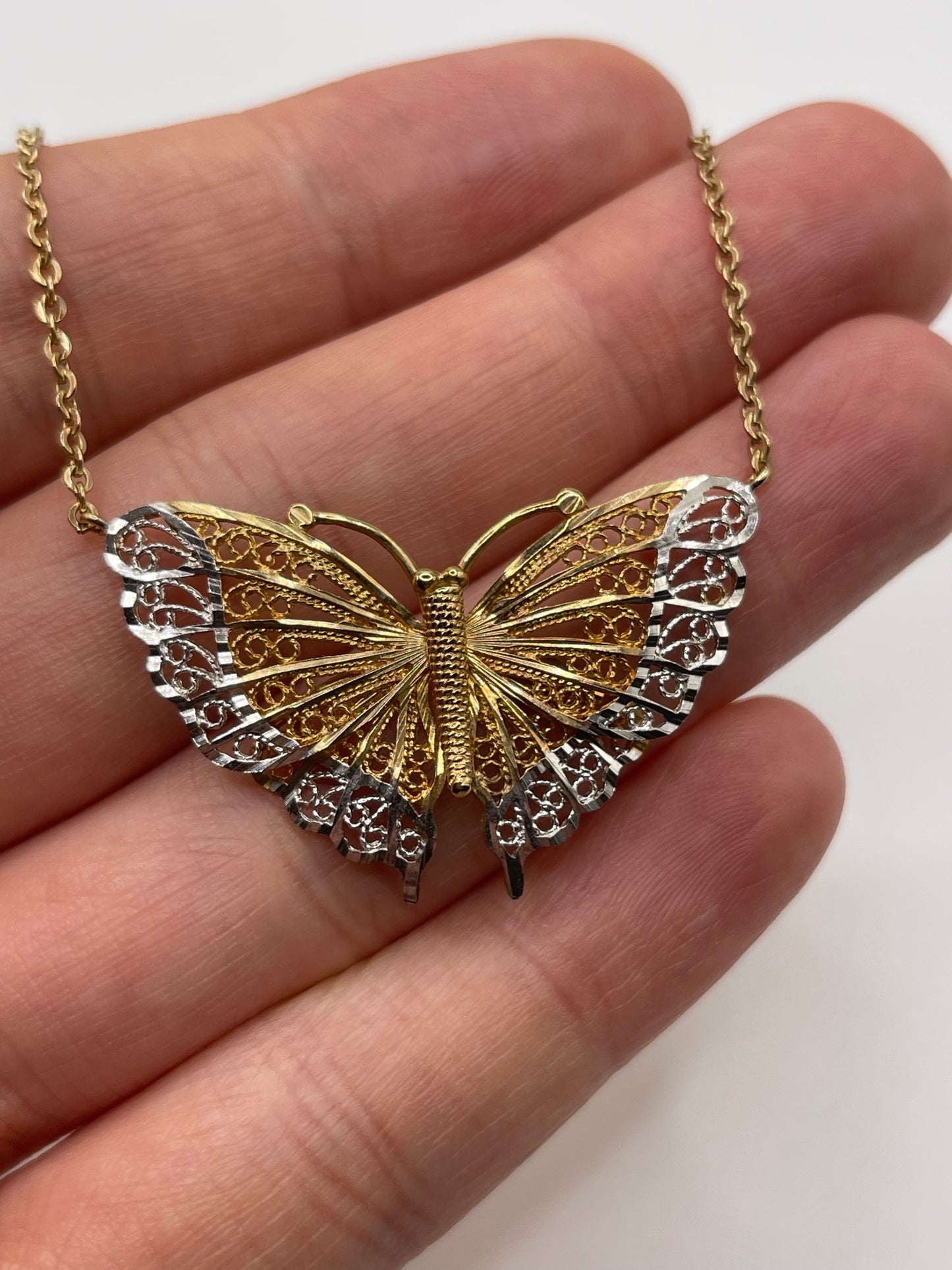 9ct gold butterfly necklace