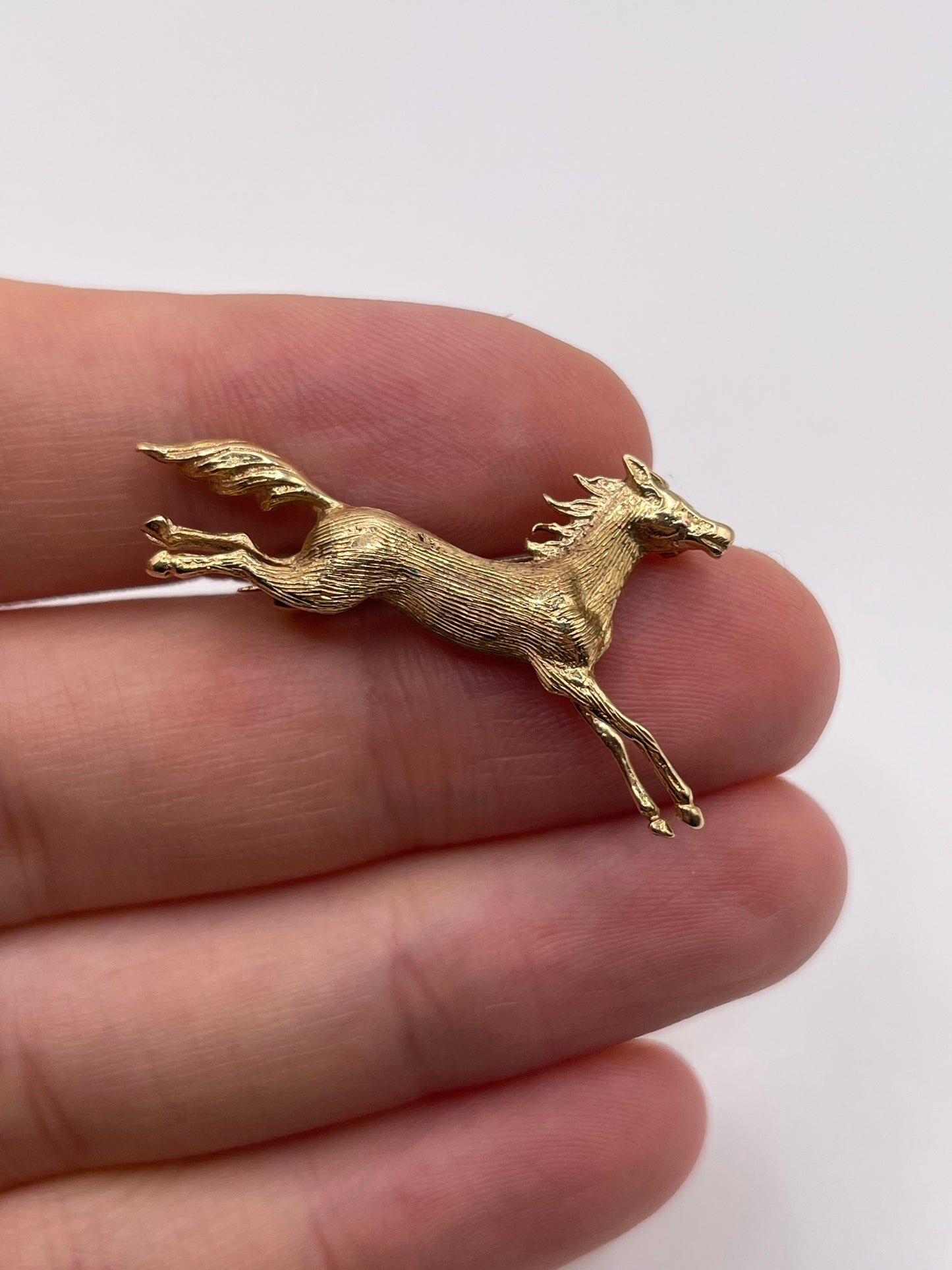 9ct gold horse brooch