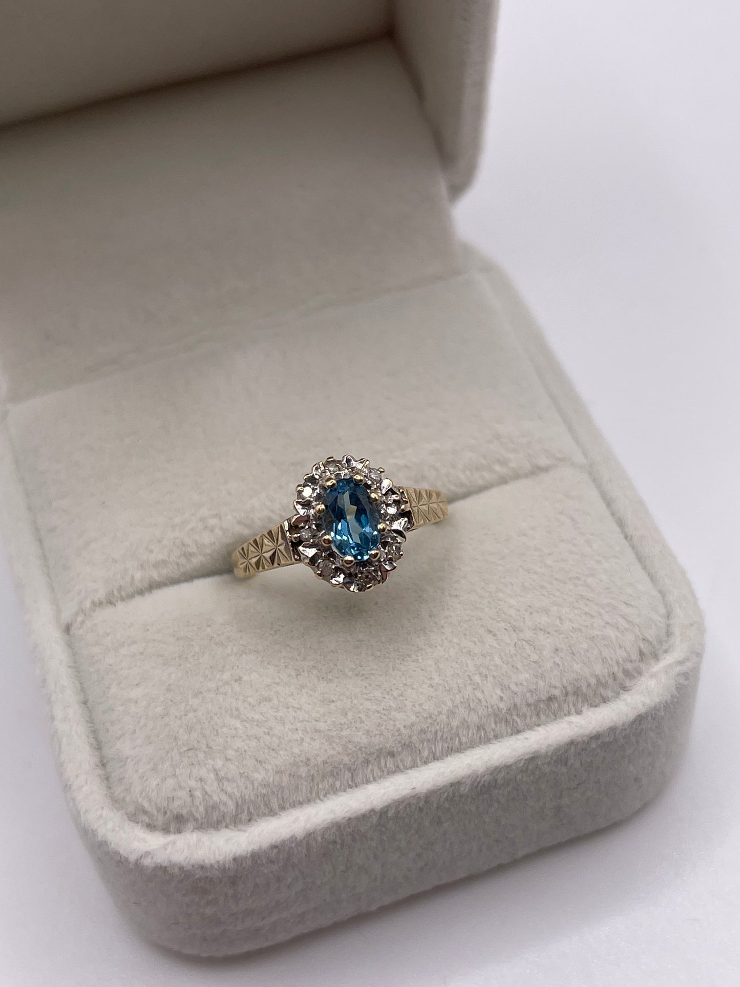 9ct gold topaz and diamond ring