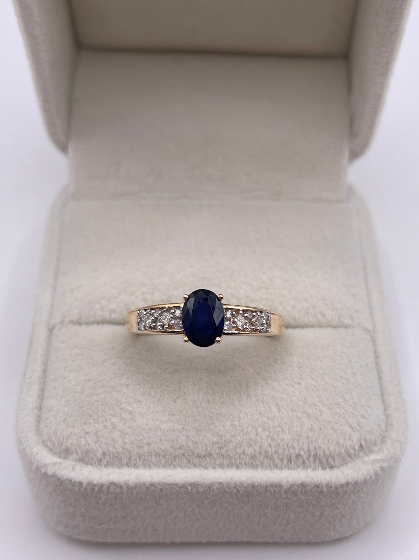 9ct gold sapphire and diamond ring