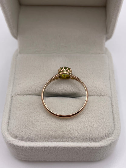 Antique 9ct rose gold peridot ring