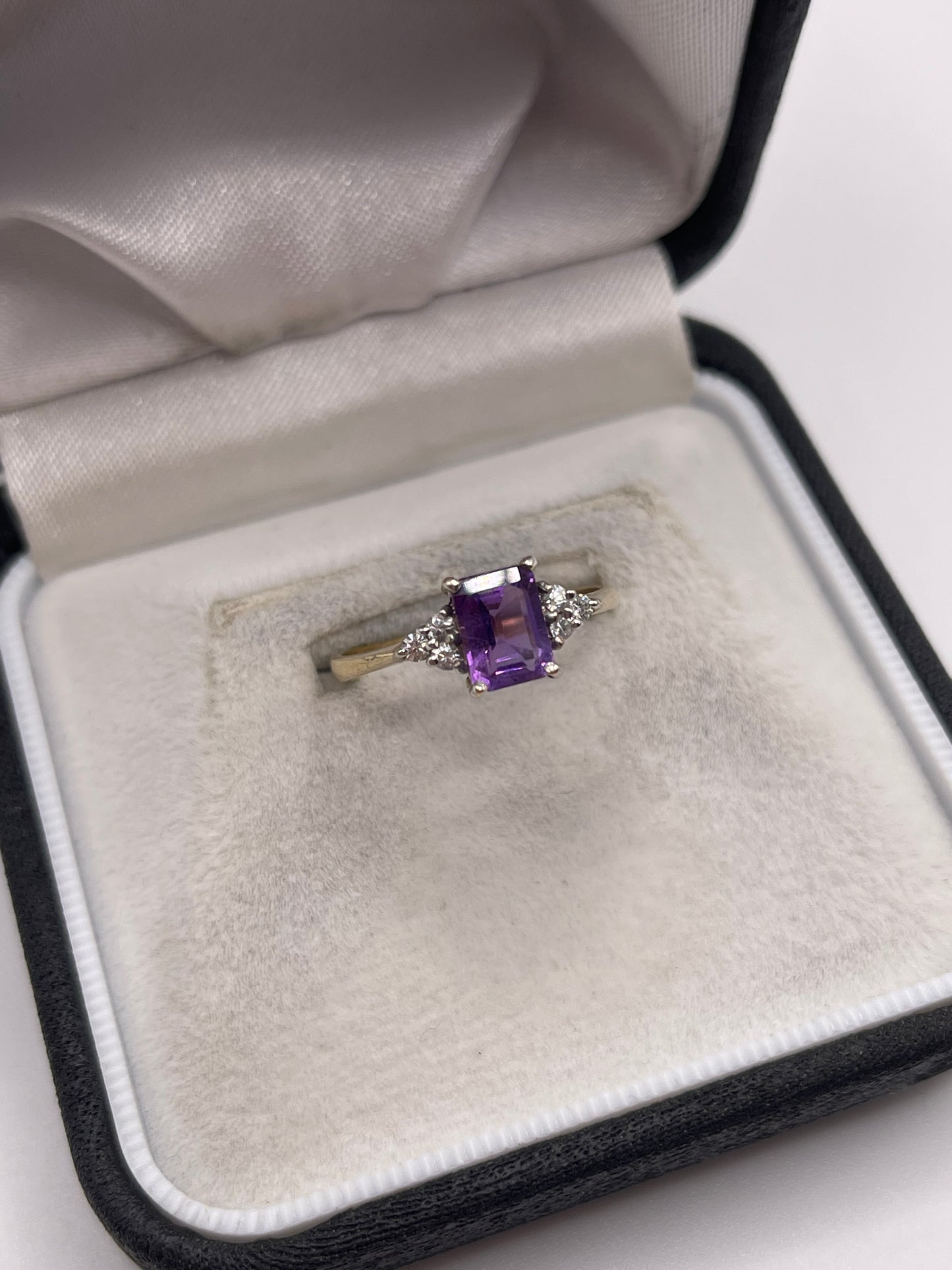9ct gold amethyst and cz ring