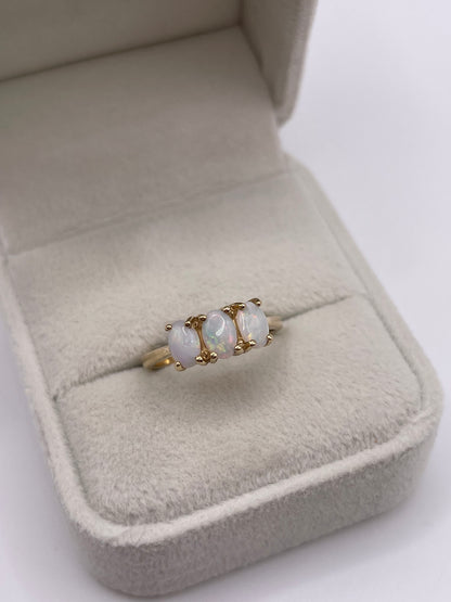 9ct gold opal ring