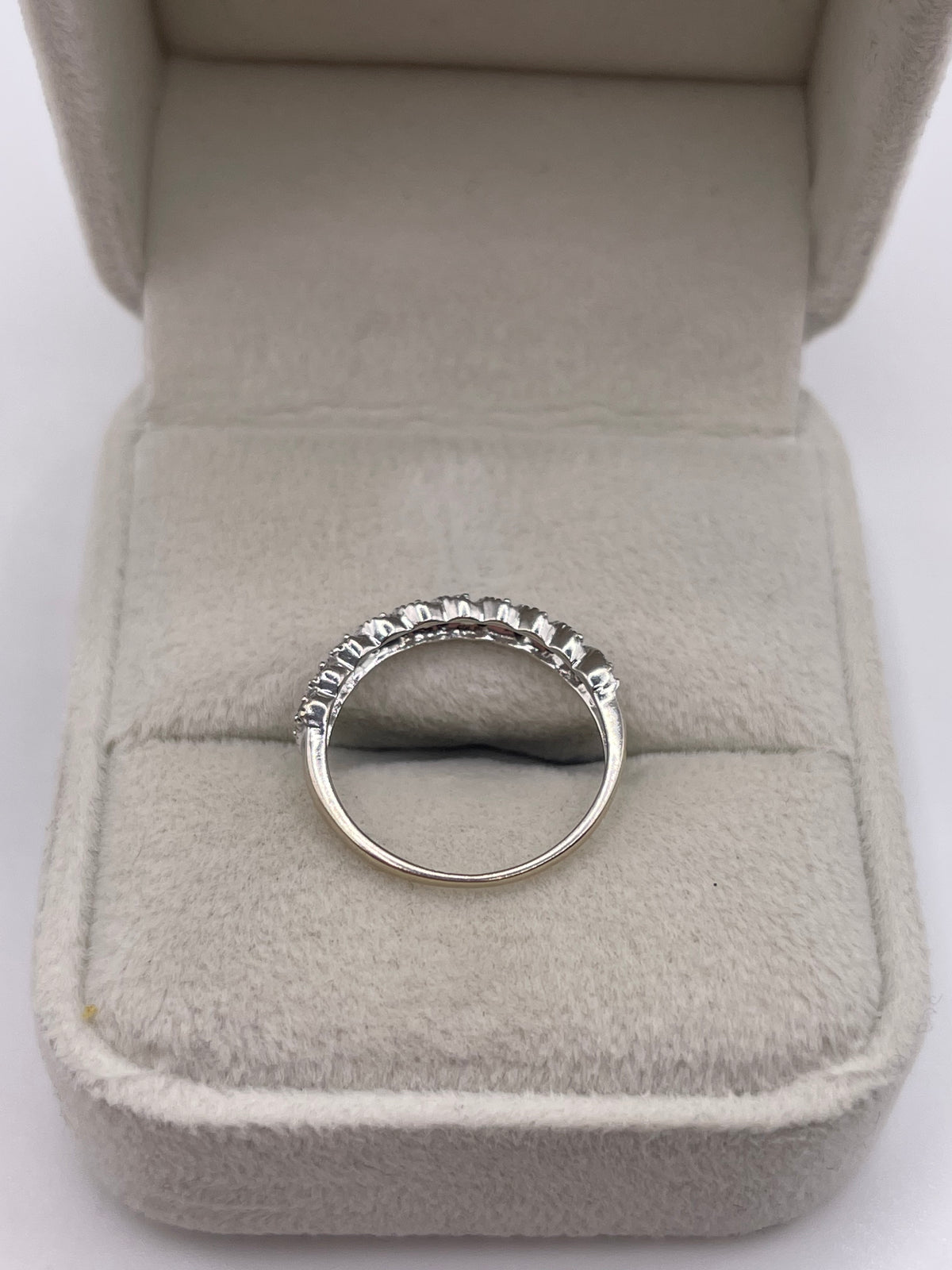 9ct white gold diamond ring