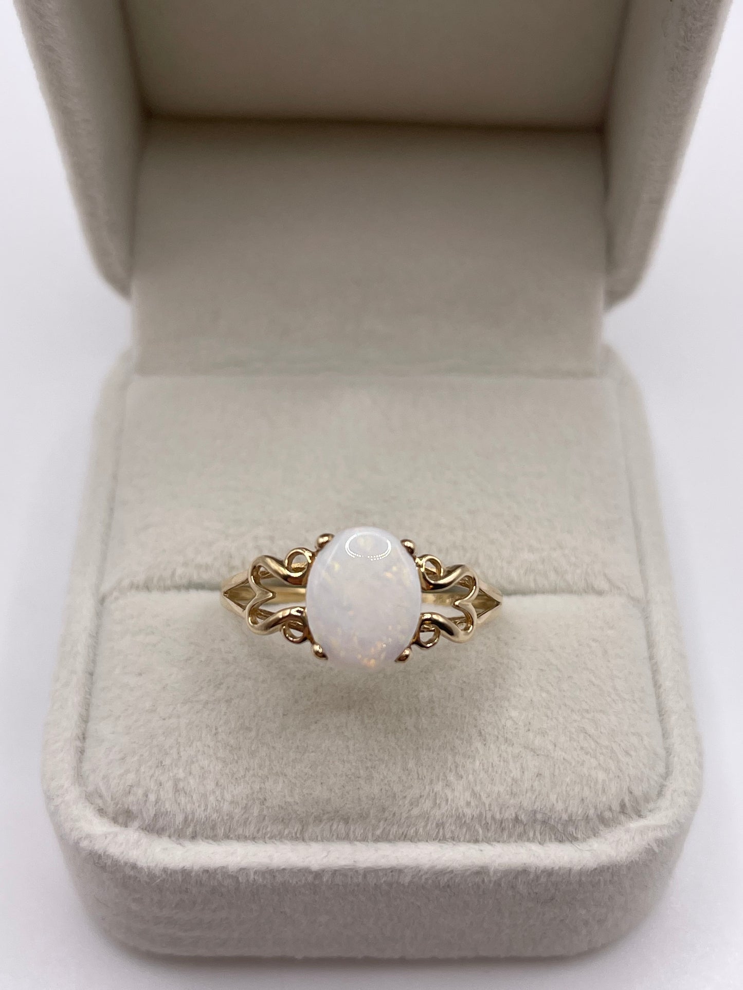 9ct gold opal ring
