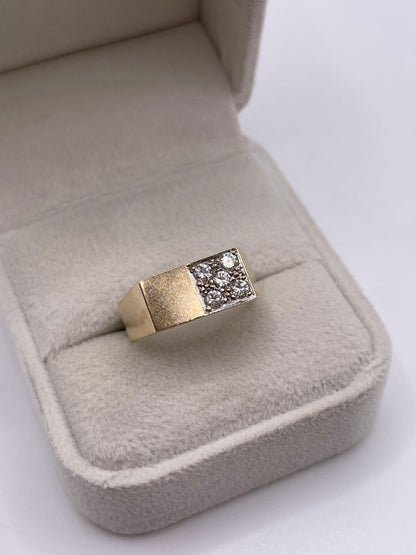 9ct gold cz signet ring