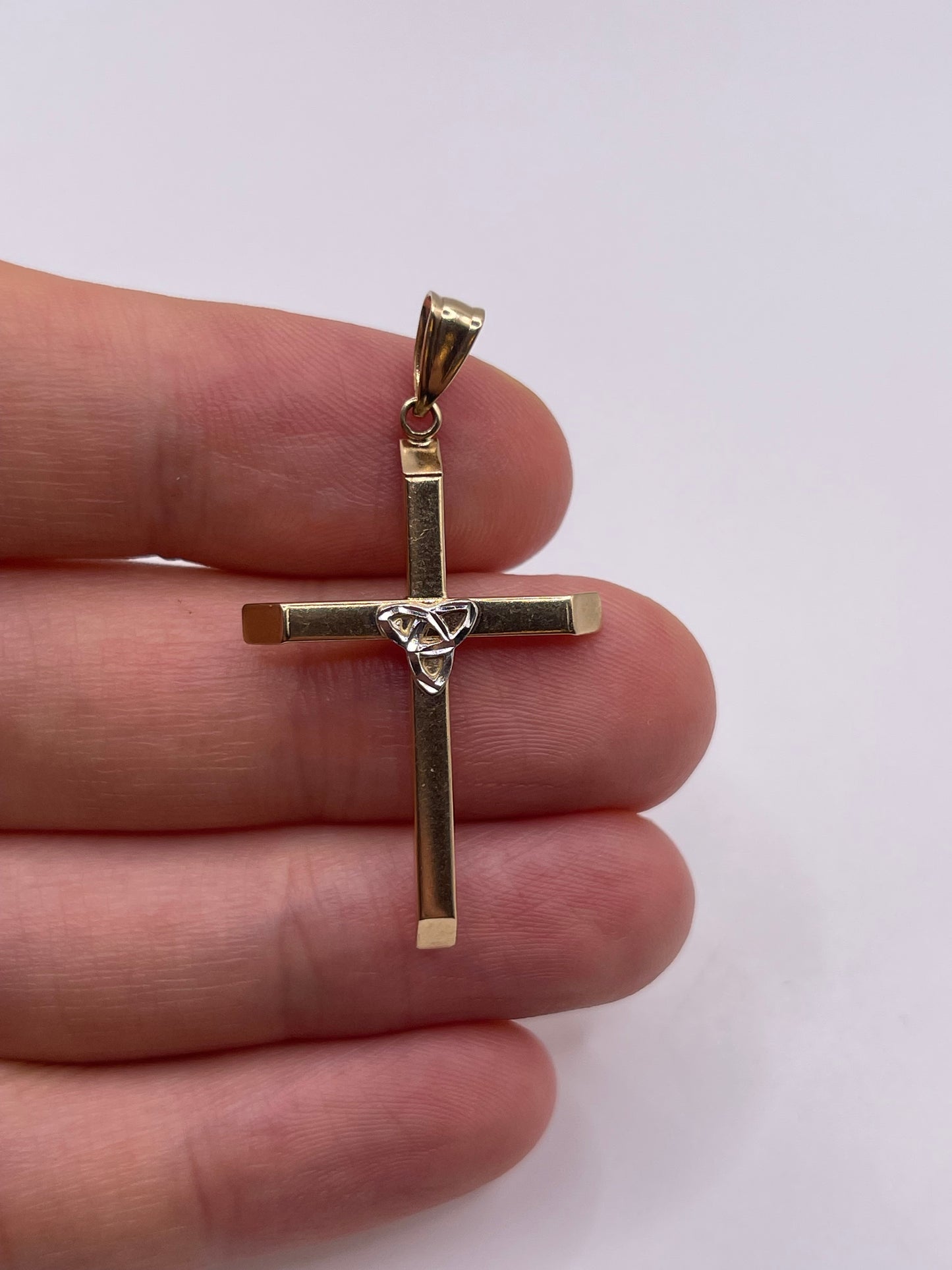 9ct gold cross pendant