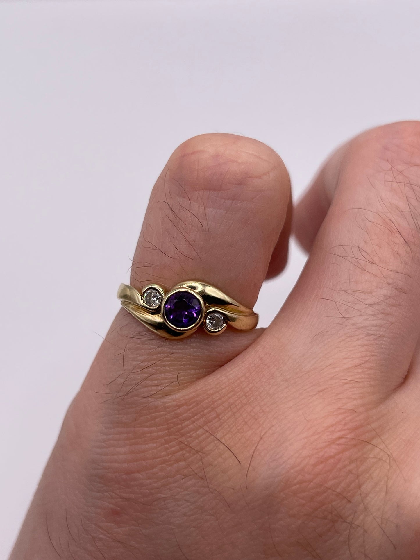 9ct gold amethyst and diamond ring