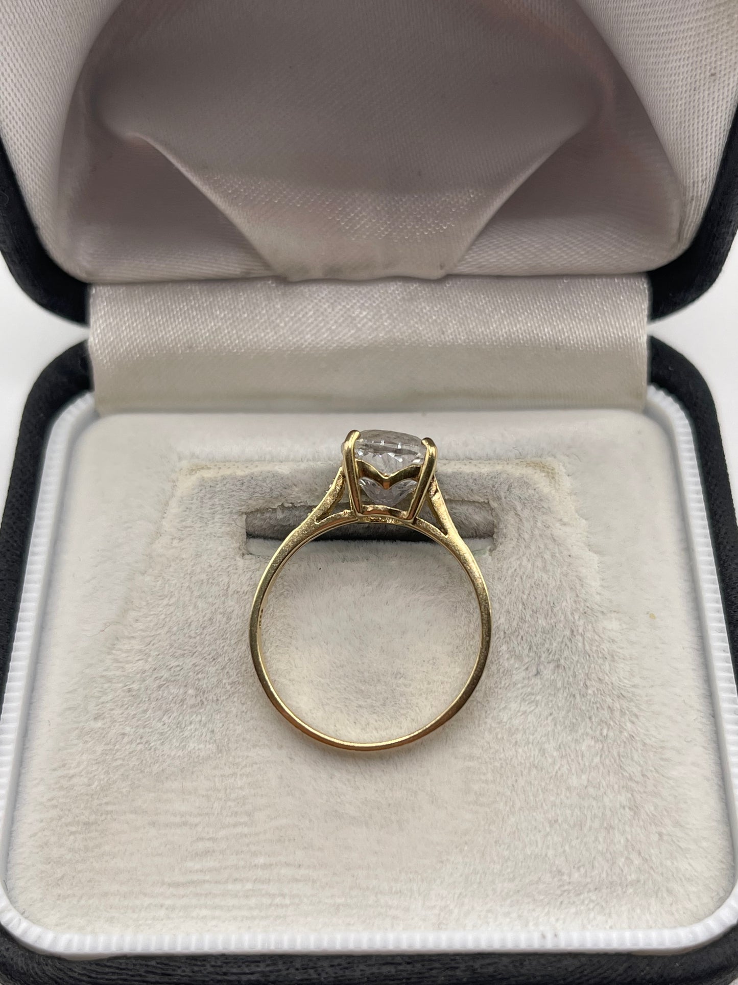 9ct gold topaz and diamond ring