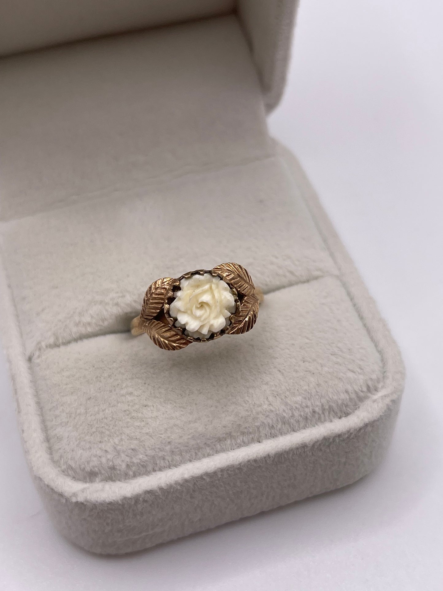 9ct gold carved rose ring