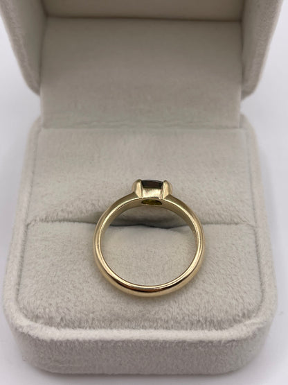 9ct gold quartz ring