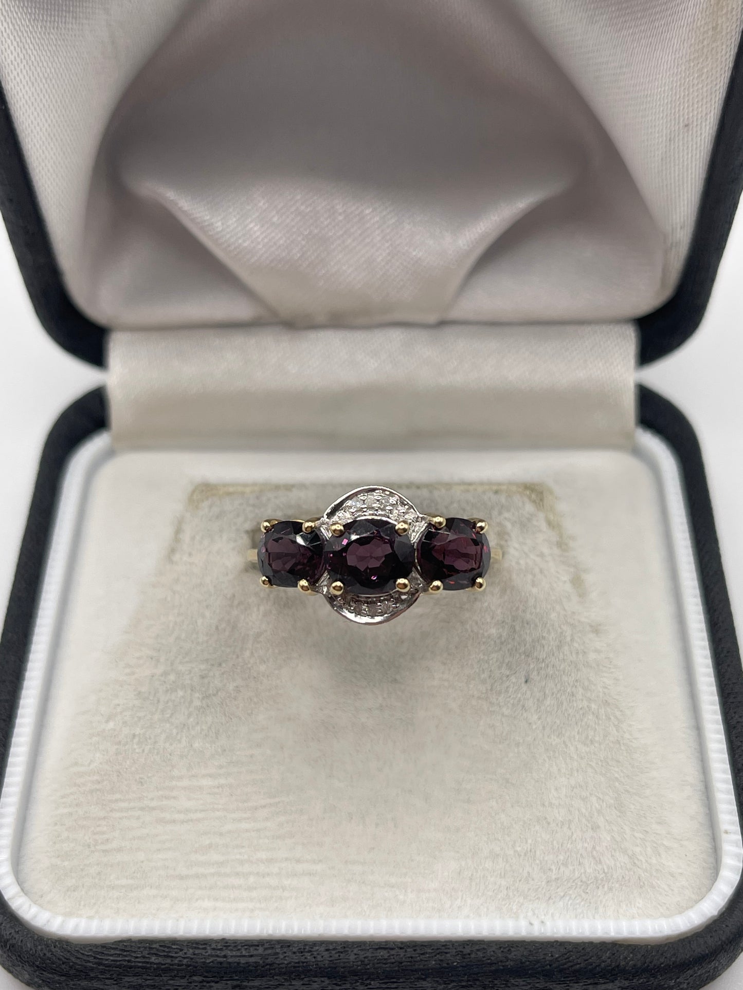 9ct gold spinel and diamond ring