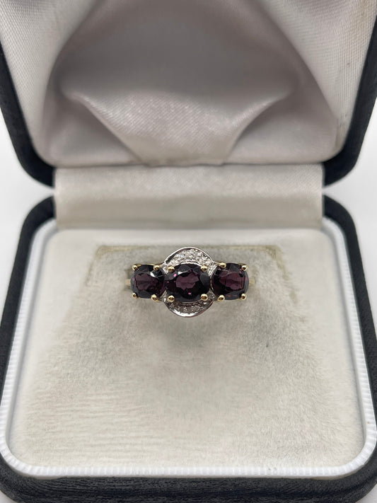 9ct gold spinel and diamond ring