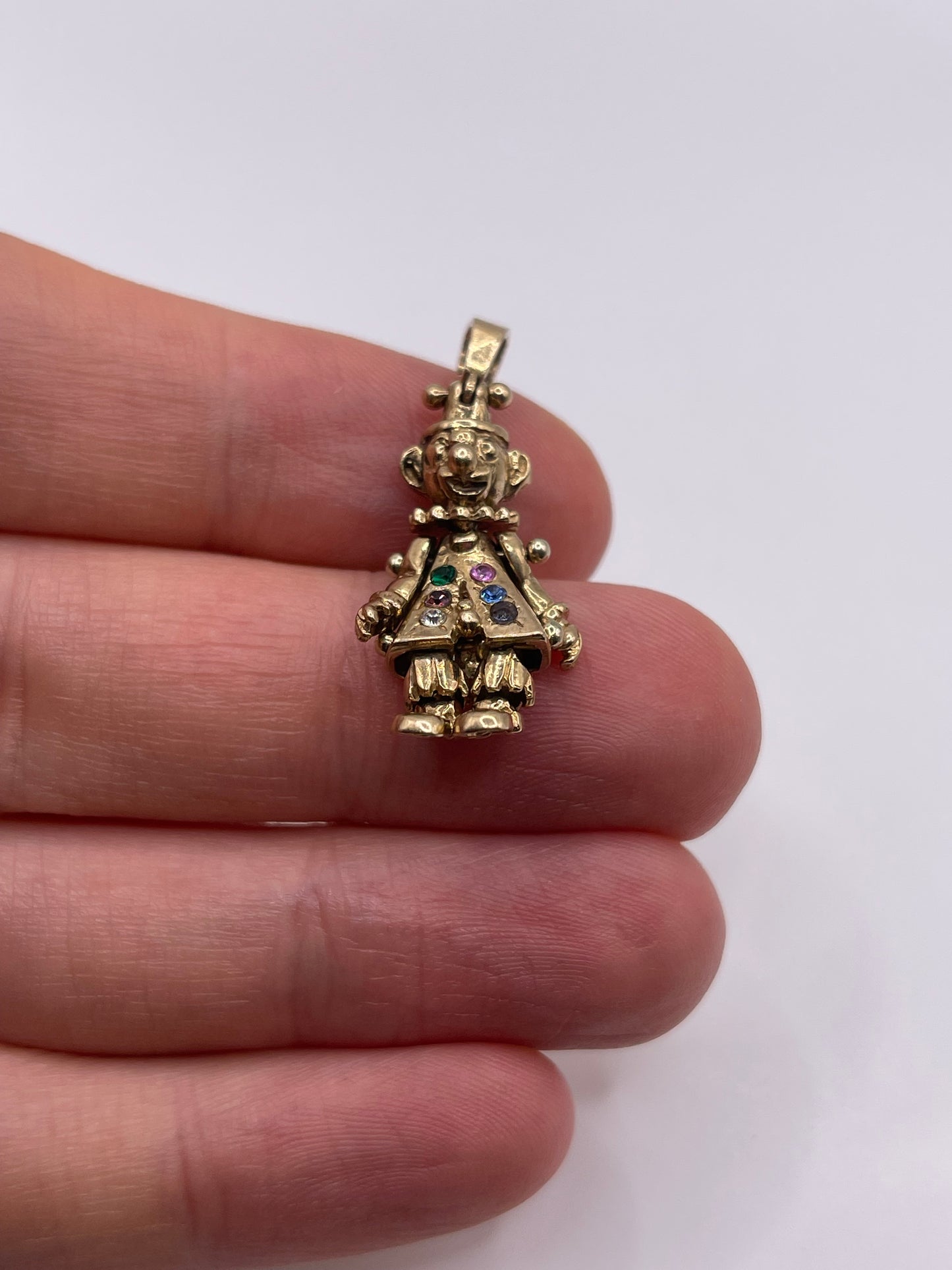 9ct gold articulated clown pendant