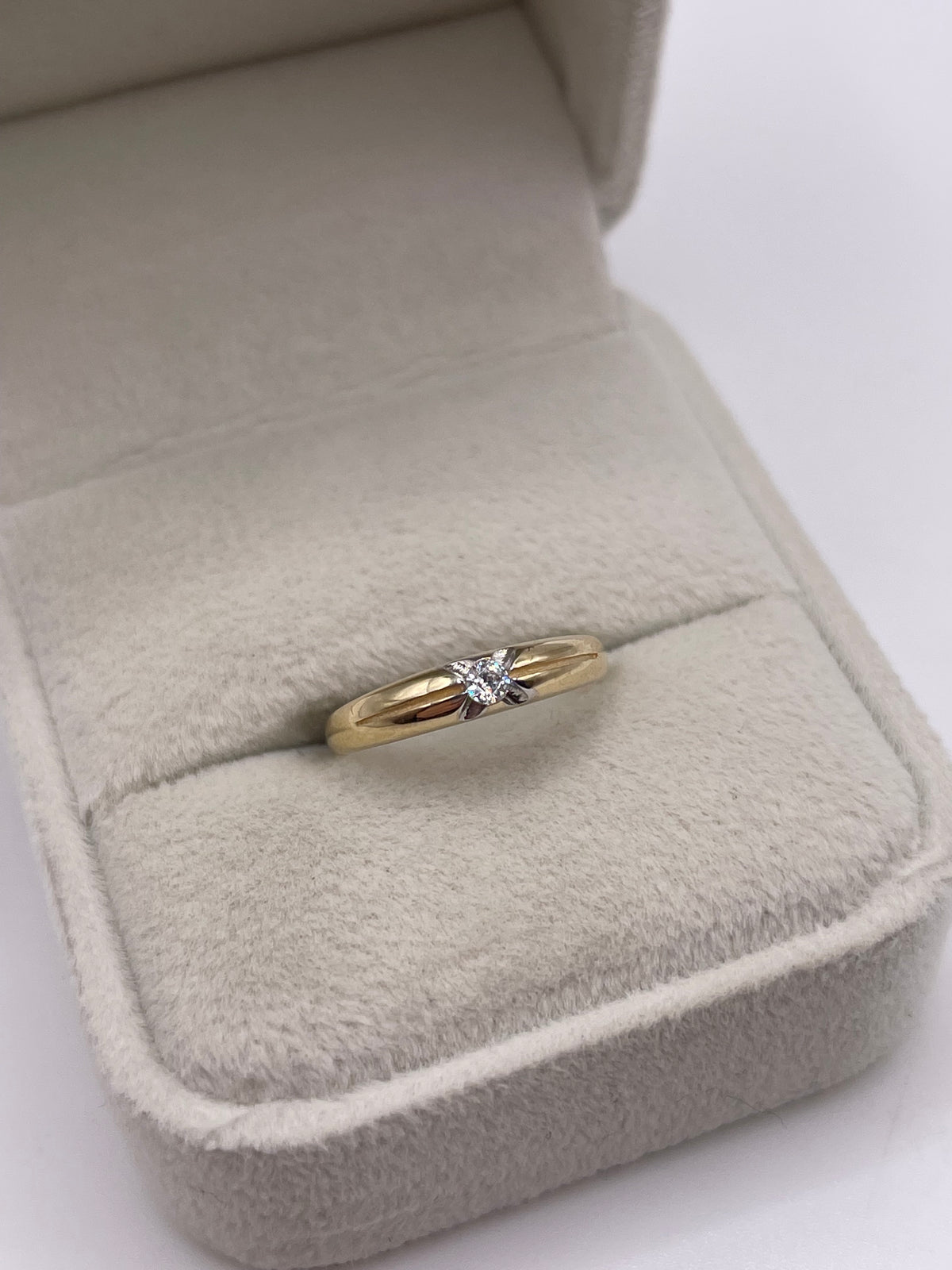 9ct gold cz gypsy ring