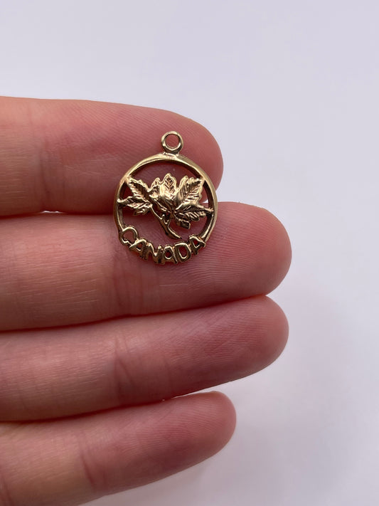 9ct gold Canada charm