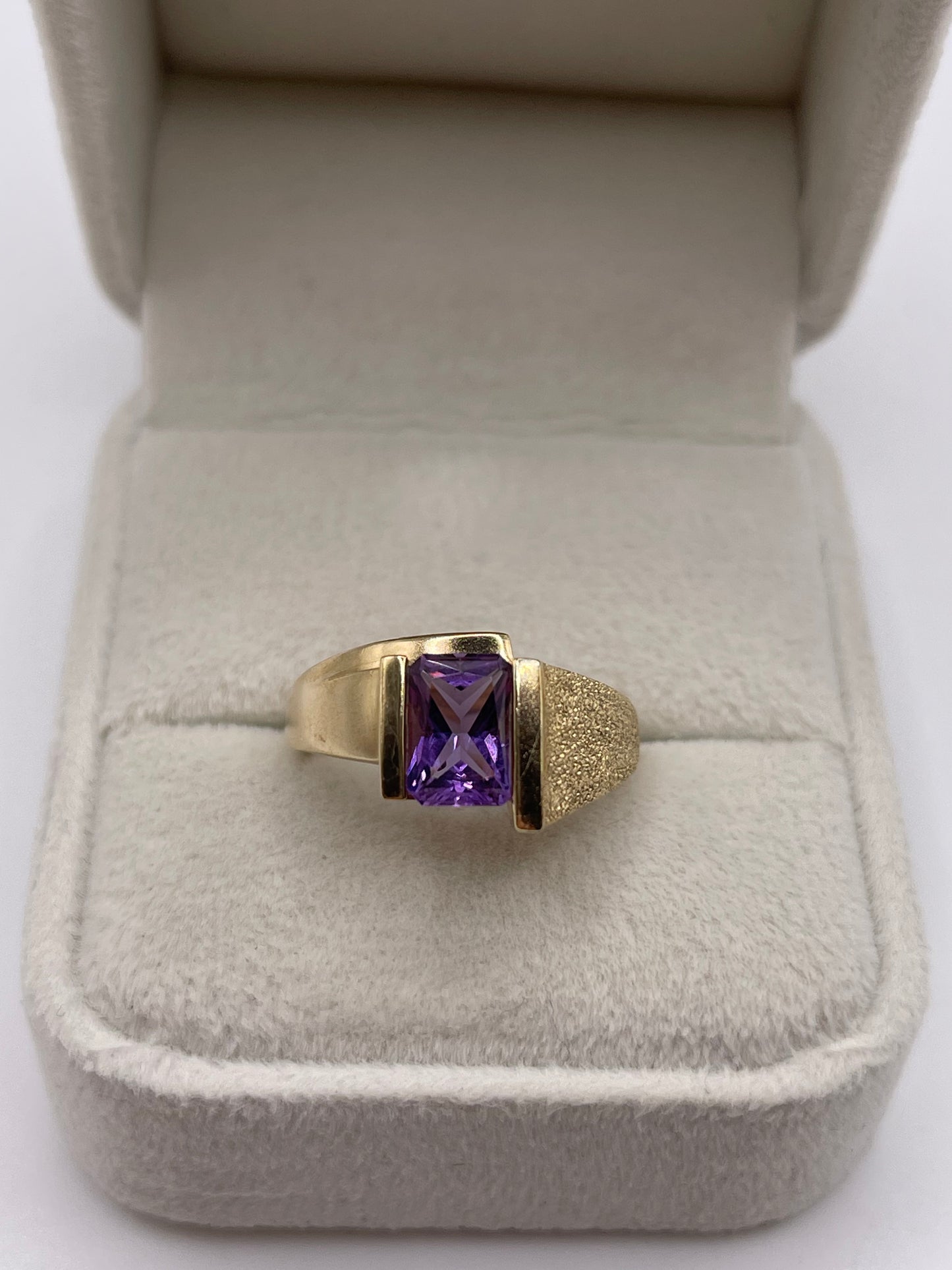 9ct gold amethyst ring