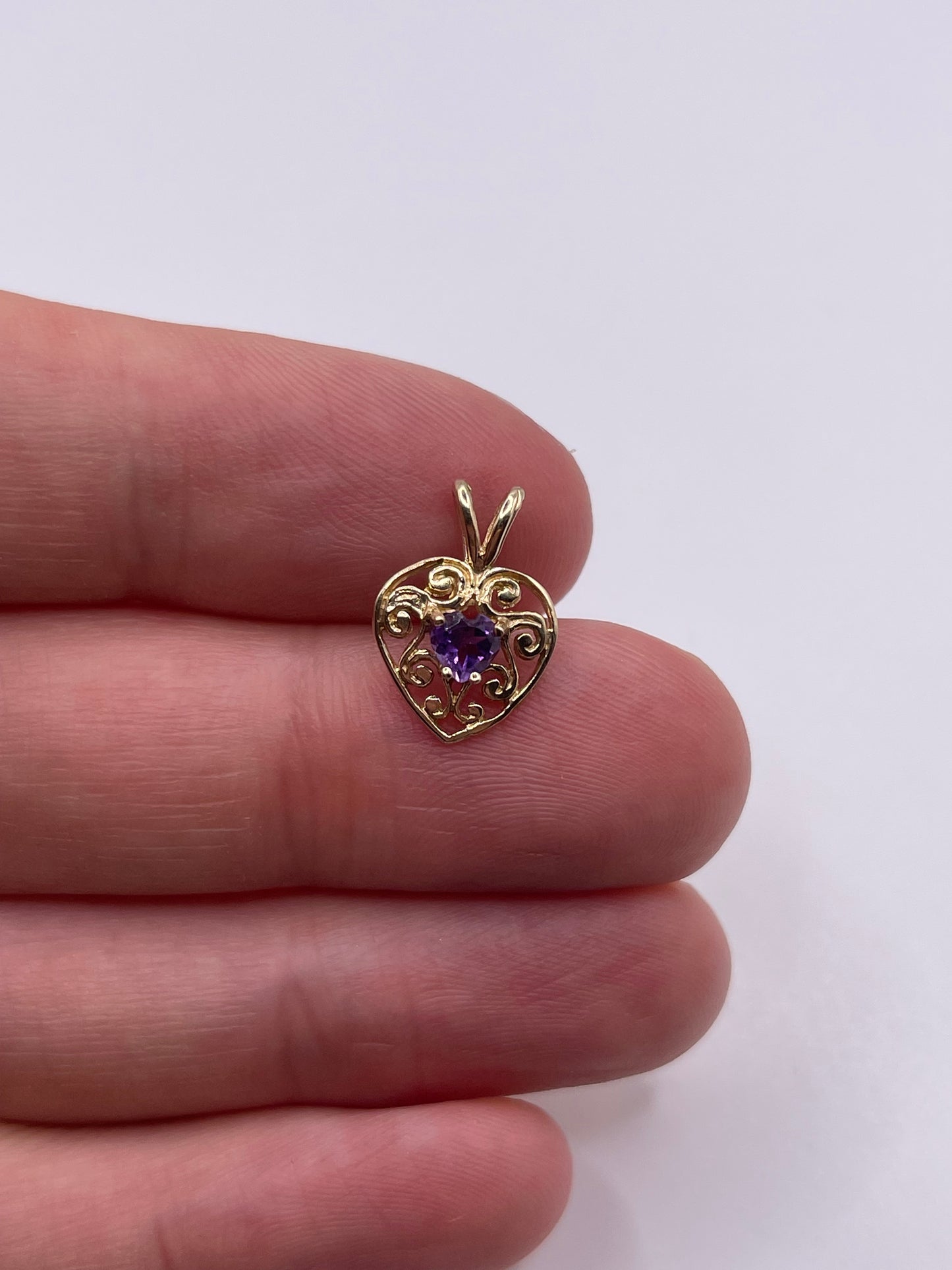 9ct gold amethyst heart pendant