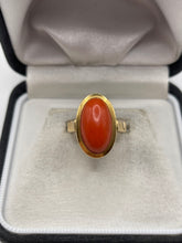 Load image into Gallery viewer, 18ct gold coral ring
